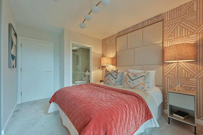 2 Bedroom Flat For Sale In Northwick Parkside, Harrow, HA1