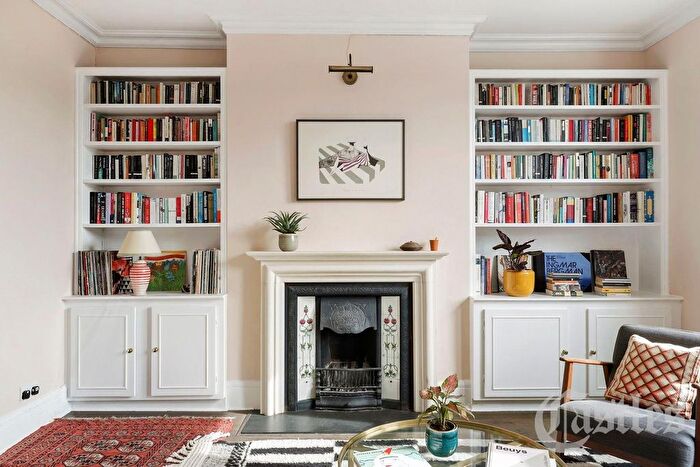 2 Bedroom Flat For Sale In Crouch Hall Road, N8