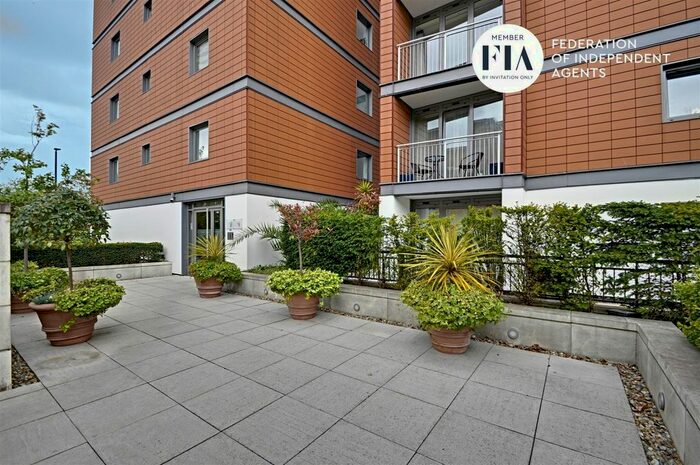 3 Bedroom Flat To Rent In Holland Gardens, Brentford, TW8