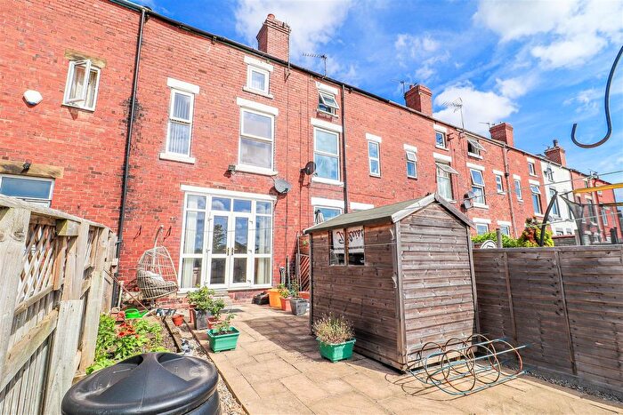 4 Bedroom Terraced House For Sale In Painthorpe Terrace, Crigglestone, Wakefield, WF4