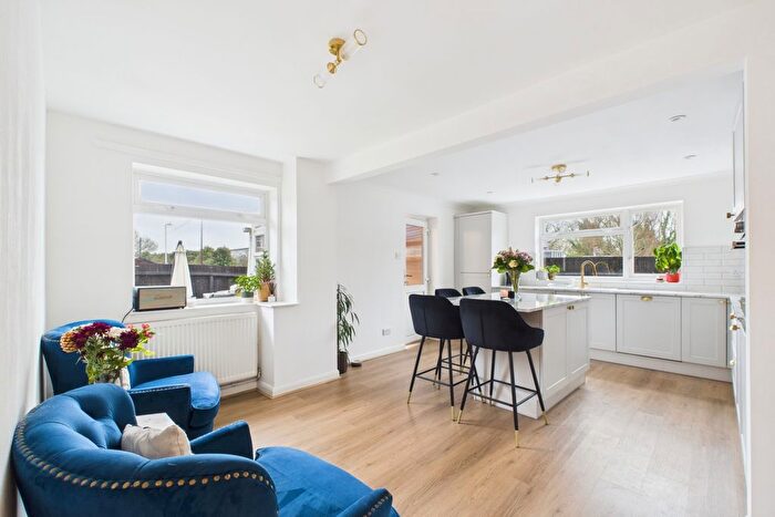 4 Bedroom Detached House For Sale In South Street, Leighton Buzzard, LU7