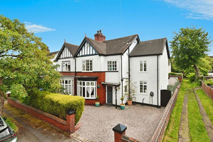 5 Bedroom Semi-Detached House For Sale In Stanley Road, Newcastle, Staffordshire, ST5