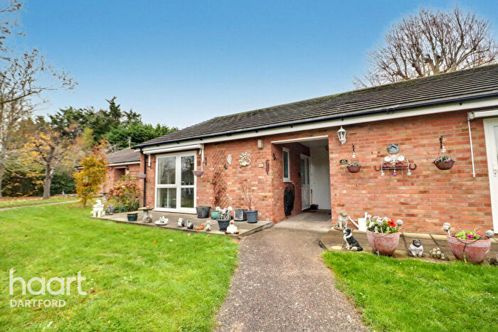 1 Bedroom Semi-Detached Bungalow For Sale In Gorringe Avenue, Dartford, DA4