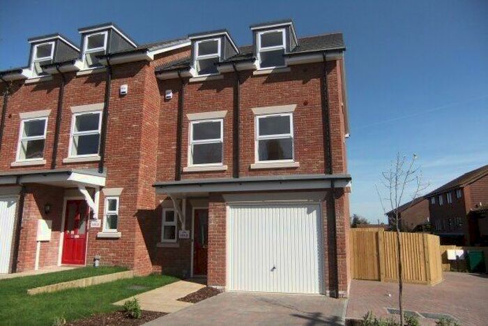 3 Bedroom Terraced House To Rent In Woodside Road, Tonbridge, TN9