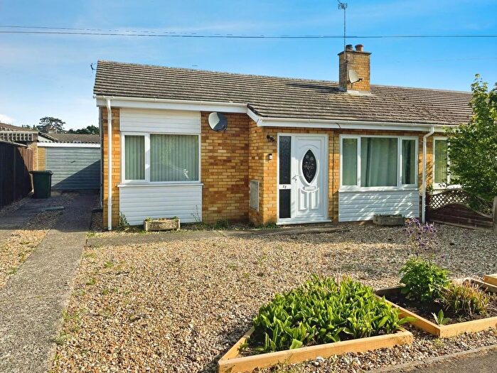 3 Bedroom Semi-Detached Bungalow For Sale In Shadwell Close, Weeting, IP27