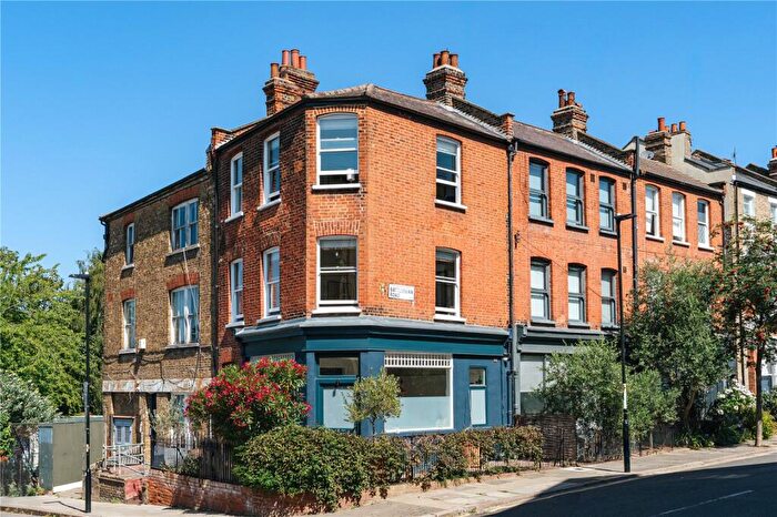 3 Bedroom End Of Terrace House For Sale In Ronalds Road, London, N5