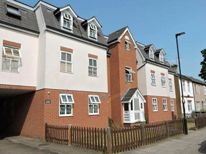 2 Bedroom Apartment To Rent In Dove Court, Derby Road, Enfield, EN3