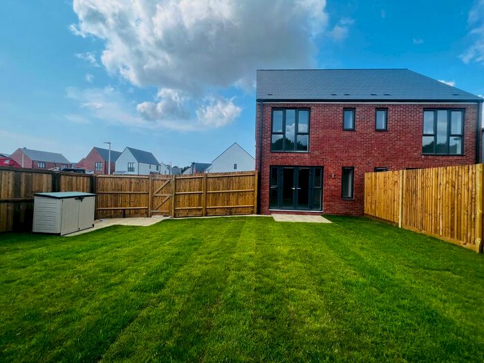 2 Bedroom Property To Rent In Twin Oaks Drive, Polegate, BN26