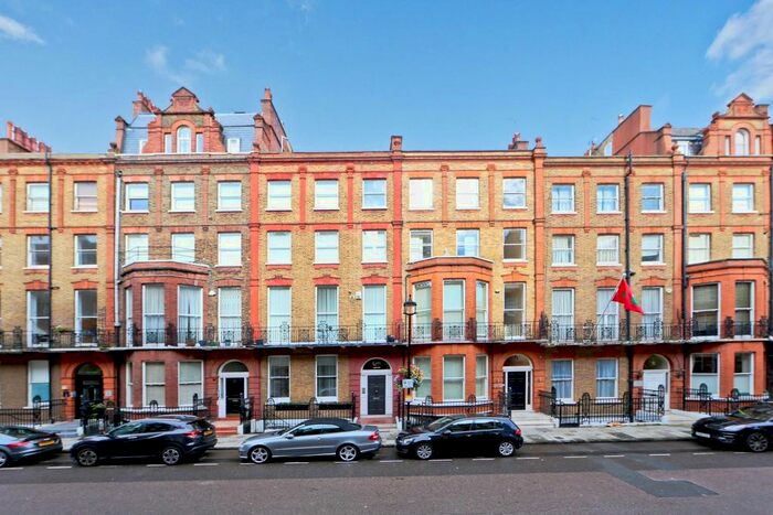1 Bedroom Flat To Rent In Nottingham Place, Marylebone, W1U