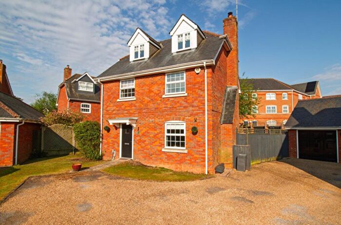 4 Bedroom Detached House For Sale In Winchfield Close, Fleet, GU51