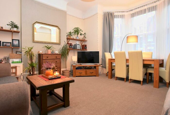 2 Bedroom Flat To Rent In Pathfield Road, London, SW16