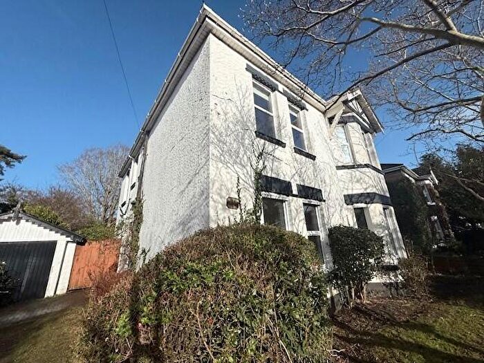 2 Bedroom Flat To Rent In Richmond Wood Road, Queens Park, BH8