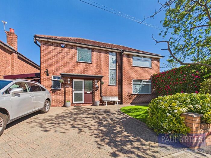 4 Bedroom Detached House For Sale In Buckfast Road, Sale, Trafford, M33