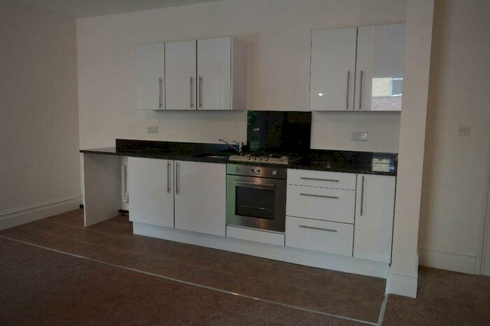 2 Bedroom Flat To Rent In Aigburth Drive, Liverpool, Merseyside, L17
