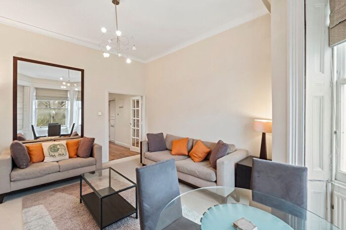 2 Bedroom Flat To Rent In Connaught House, Clifton Gardens, W9