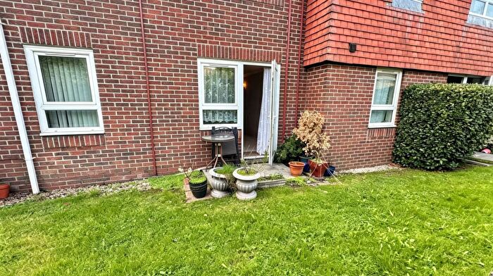1 Bedroom Apartment For Sale In Danescourt Way, Llandaff, CF5