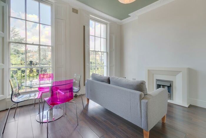 1 Bedroom Flat To Rent In Gibson Square London, N1