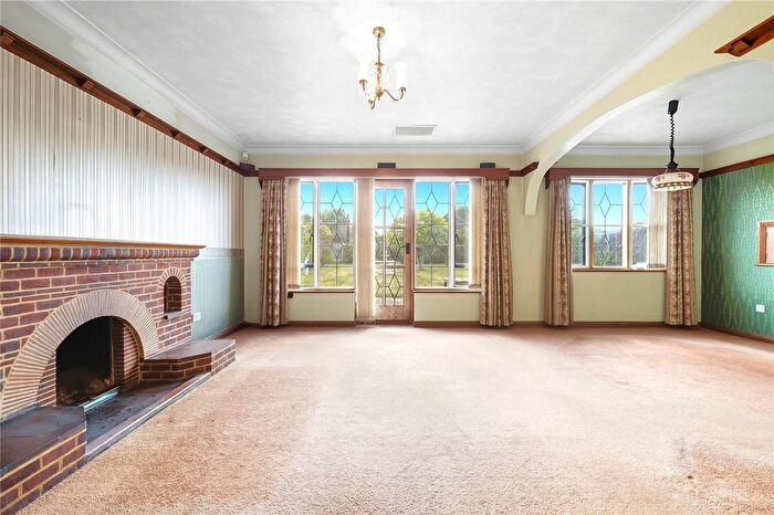 2 Bedroom Bungalow For Sale In Burlescoombe Road, Thorpe Bay, Essex, SS1