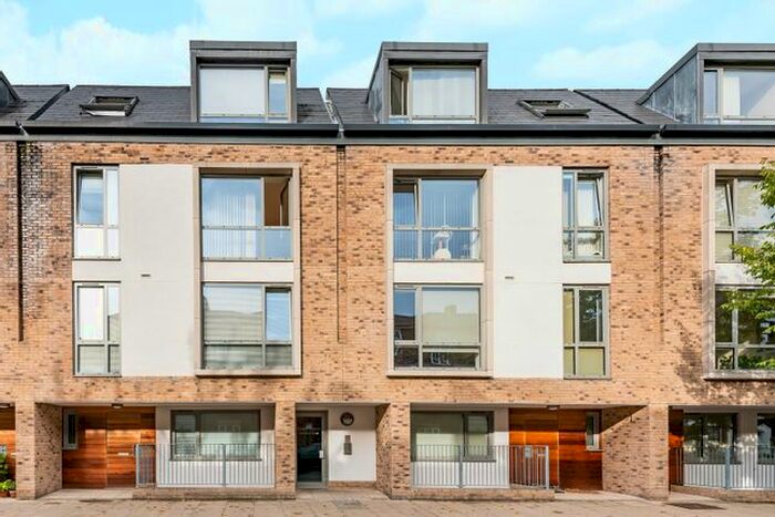 1 Bedroom Flat To Rent In Liberty Street, London, SW9