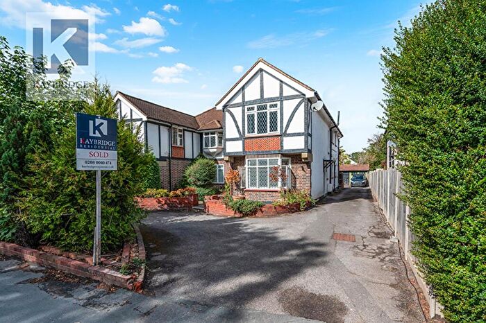 2 Bedroom Flat For Sale In London Road, Ewell, KT17