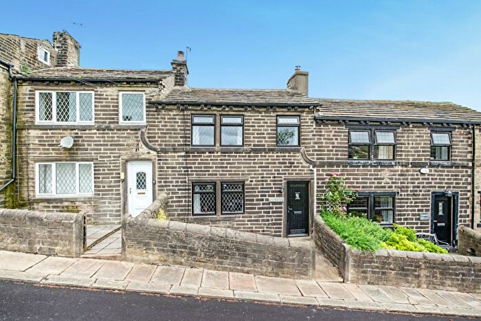 3 Bedroom Terraced House For Sale In Kings Cliffe, Wilsden, West Yorkshire, BD15