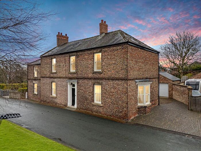 6 Bedroom Detached House For Sale In Beckside, Catterick, Richmond, DL10