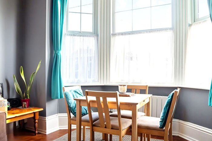 1 Bedroom Flat For Sale In London Road, Uckfield, TN22