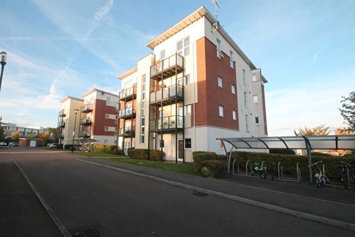 1 Bedroom Apartment To Rent In Park View Road, Leatherhead, KT22