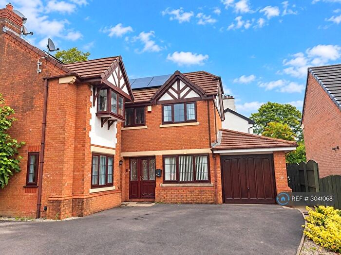 6 Bedroom Detached House To Rent In Waterslea Drive, Bolton, BL1
