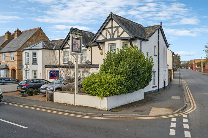 2 Bedroom Cottage For Sale In Chiltern View Road, Uxbridge, UB8