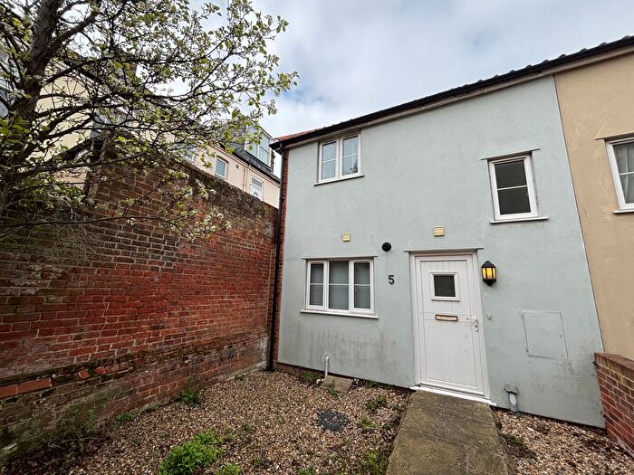 2 Bedroom End Of Terrace House To Rent In Church Street, Cromer, NR27