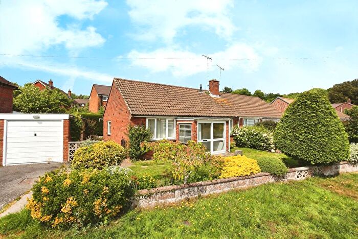2 Bedroom Bungalow For Sale In Copthall Avenue, Hawkhurst, Cranbrook, Kent, TN18