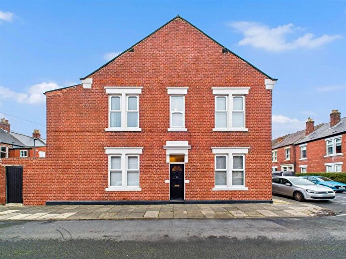 4 Bedroom End Of Terrace House For Sale In Lovaine Place West, North Shields, NE29