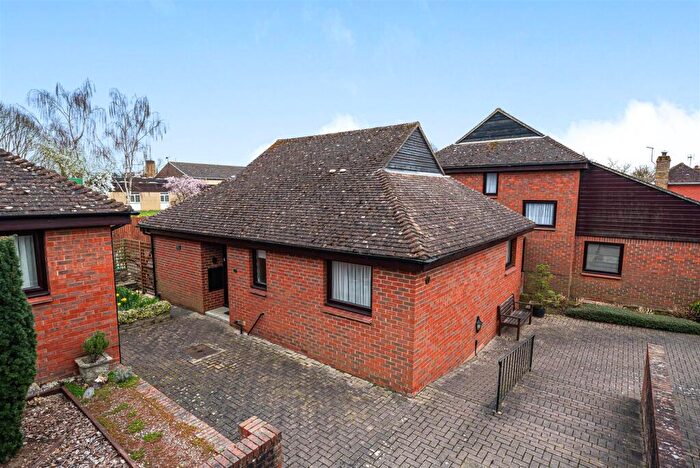 2 Bedroom Detached Bungalow For Sale In Apple Tree Close, Barming, ME16