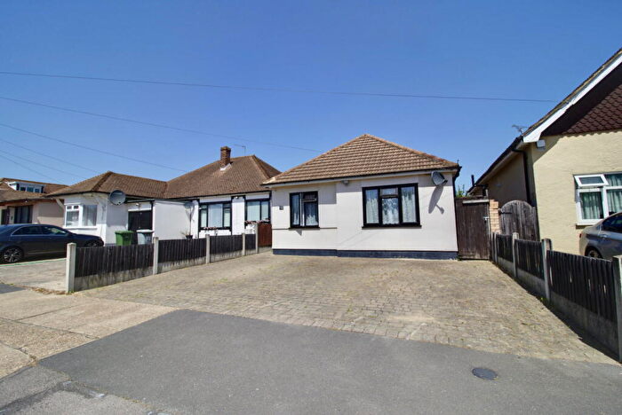 4 Bedroom Detached Bungalow For Sale In Harrow Crescent, Romford, RM3