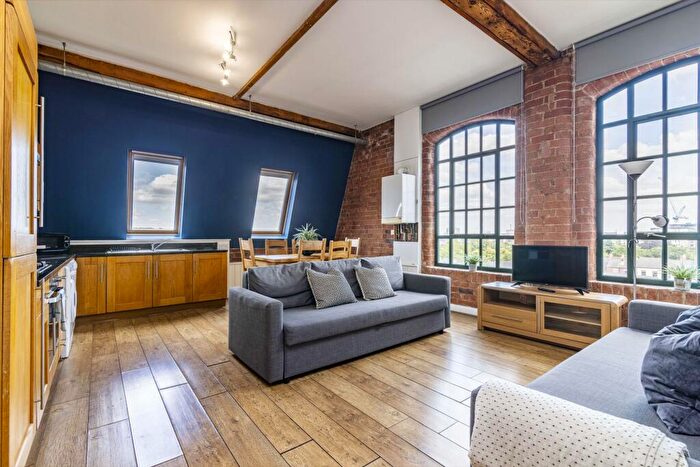 2 Bedroom Apartment To Rent In Raleigh Street, Nottingham, NG7