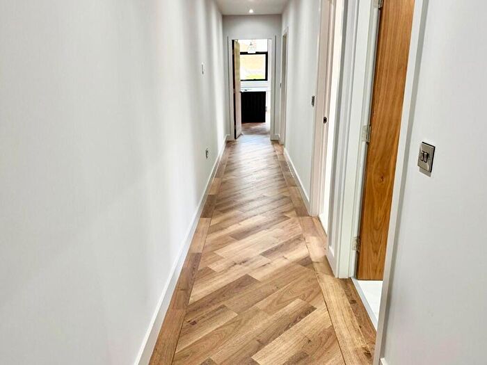 2 Bedroom Apartment To Rent In Pool Road, Leeds, West Yorkshire, LS21