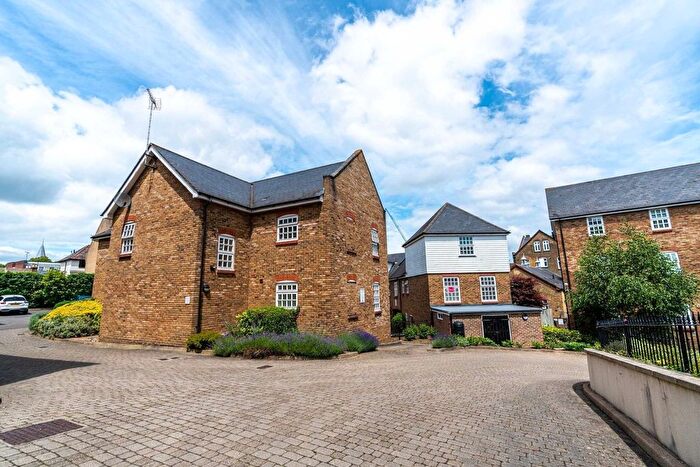 2 Bedroom Flat To Rent In Davy Court, Rochester, ME1