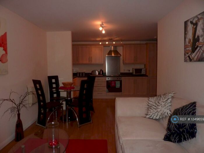 2 Bedroom Flat To Rent In Peel Mills, Morley, Leeds, LS27