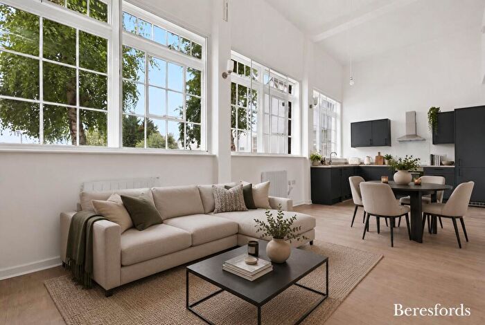 2 Bedroom Apartment For Sale In Silks Way, Braintree, CM7