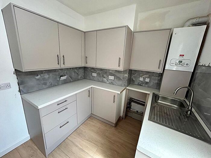 5 Bedroom Maisonette To Rent In Clive Street, Grangetown, Cardiff, CF11