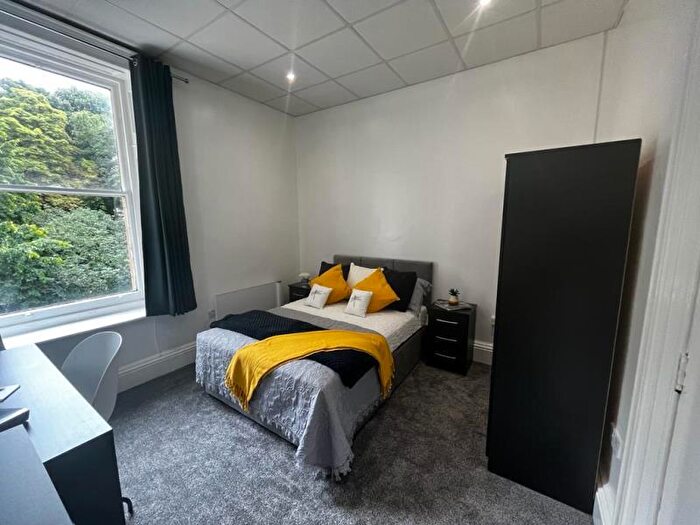2 Bedroom Flat To Rent In Ridgeway House, LS6