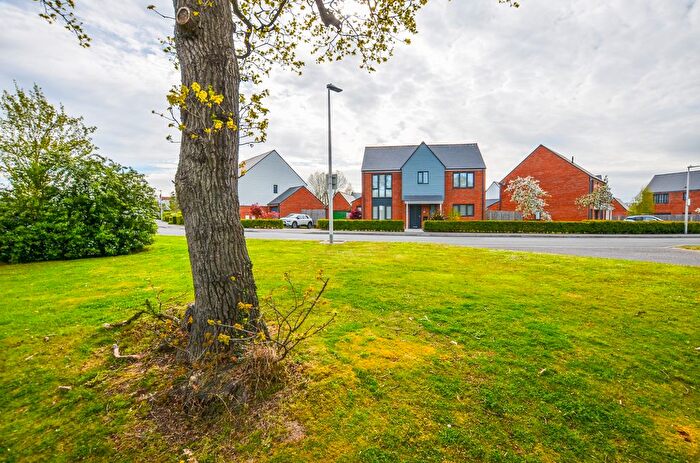 4 Bedroom Detached House For Sale In Twin Oaks Drive, Polegate, East Sussex, BN26