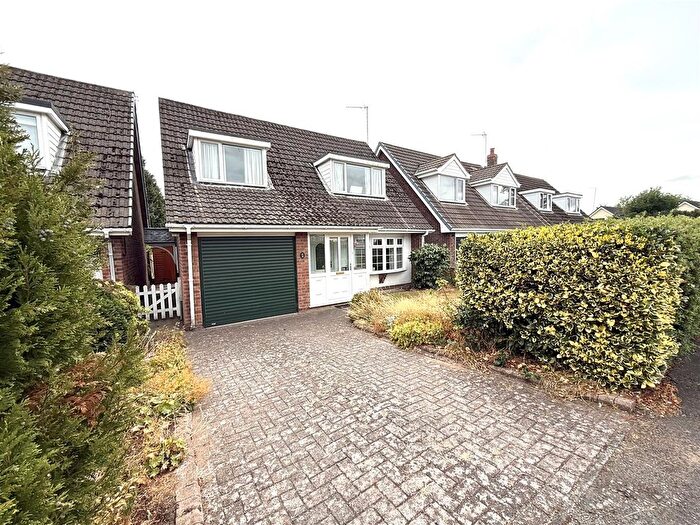 4 Bedroom Detached House For Sale In Hawkesmore Drive, Little Haywood, Stafford, ST18