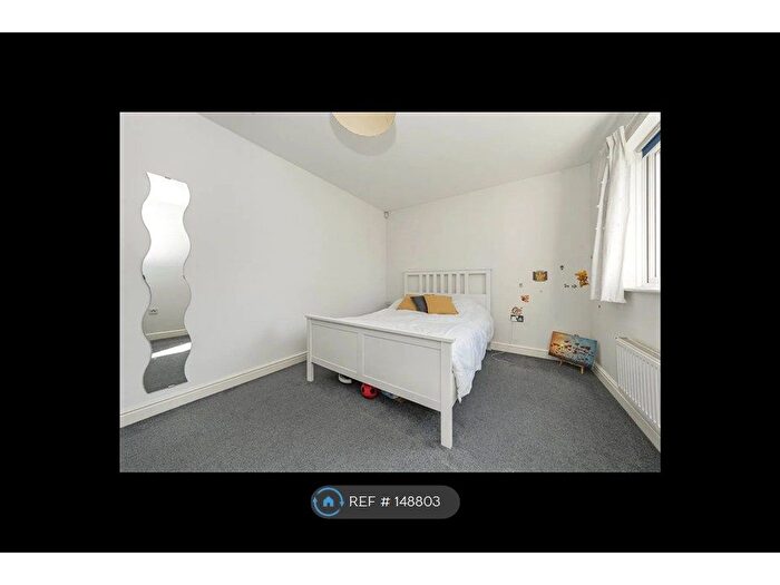 1 Bedroom Flat To Rent In Whitelodge Close, Isleworth, TW7