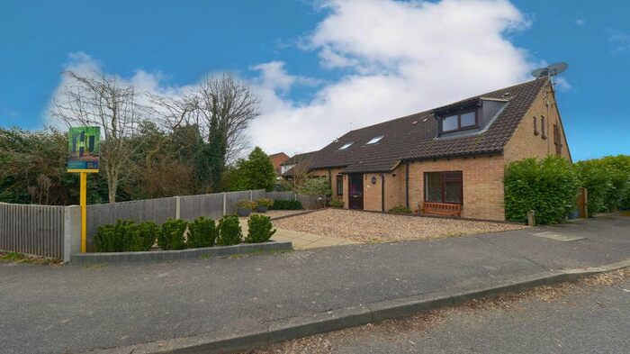 2 Bedroom Terraced House To Rent In Milford Close, Marshalswick, St. Albans AL4