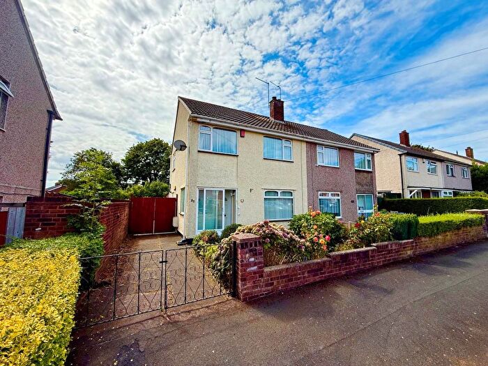 3 Bedroom Semi Detached House For Sale In Winchester Road, West Bromwich, B71