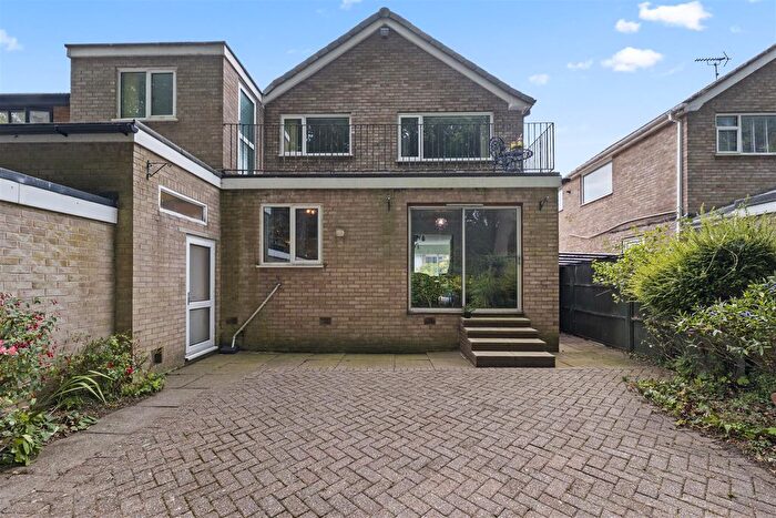 3 Bedroom Detached House For Sale In Horsewood Road, Walton, Chesterfield, S42