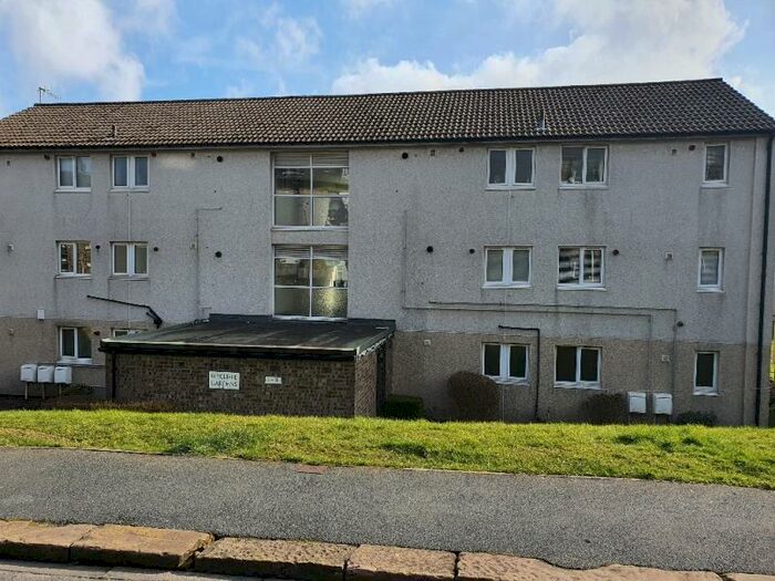 2 Bedroom Flat To Rent In Wycliffe Gardens, Shipley, West Yorkshire, BD18