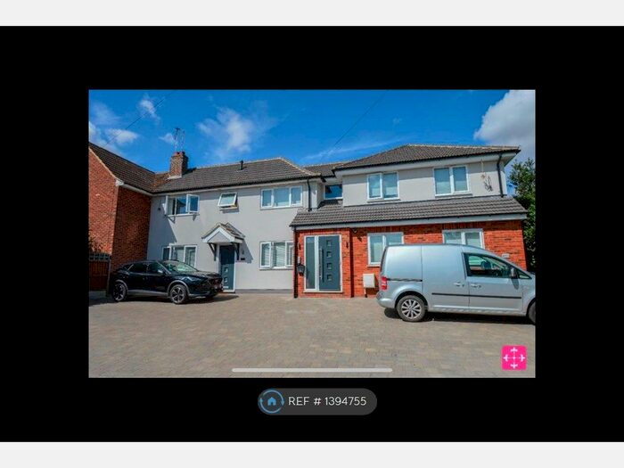 2 Bedroom Flat To Rent In Gatwick View, Billericay, CM12